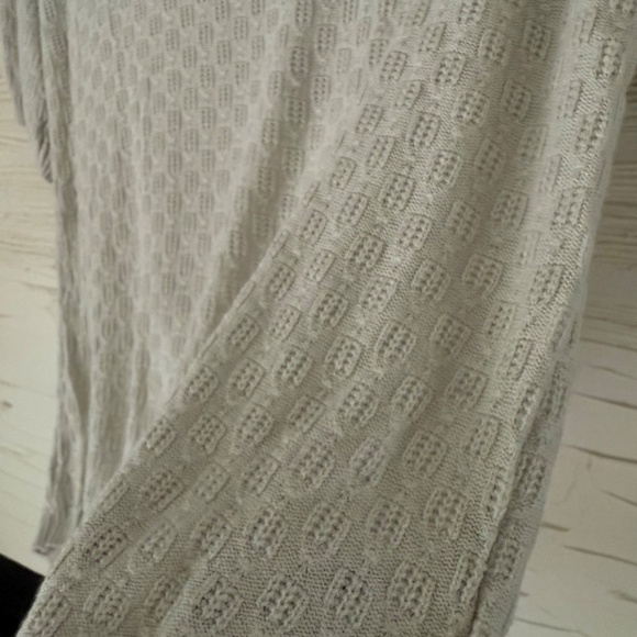 Wardrobe Apparel | Size M | Off-White 100% Viscose Knit Short Sleeve Top - Picture 5 of 6